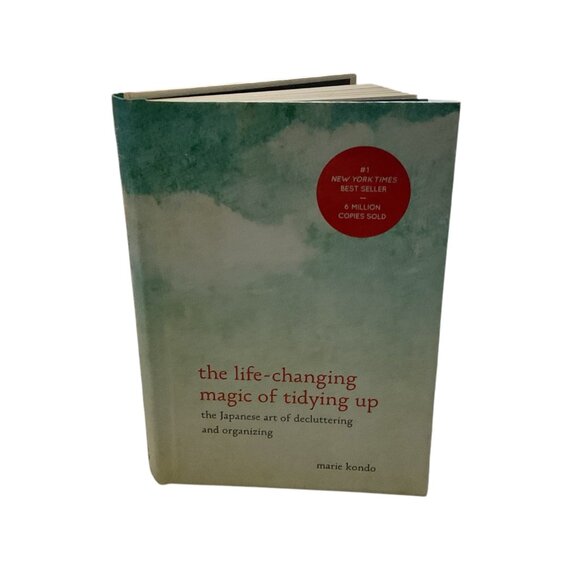 BOOK The Life Changing Magic of Tidying Up Marie Kondo Japanese Decluttering - Picture 1 of 6